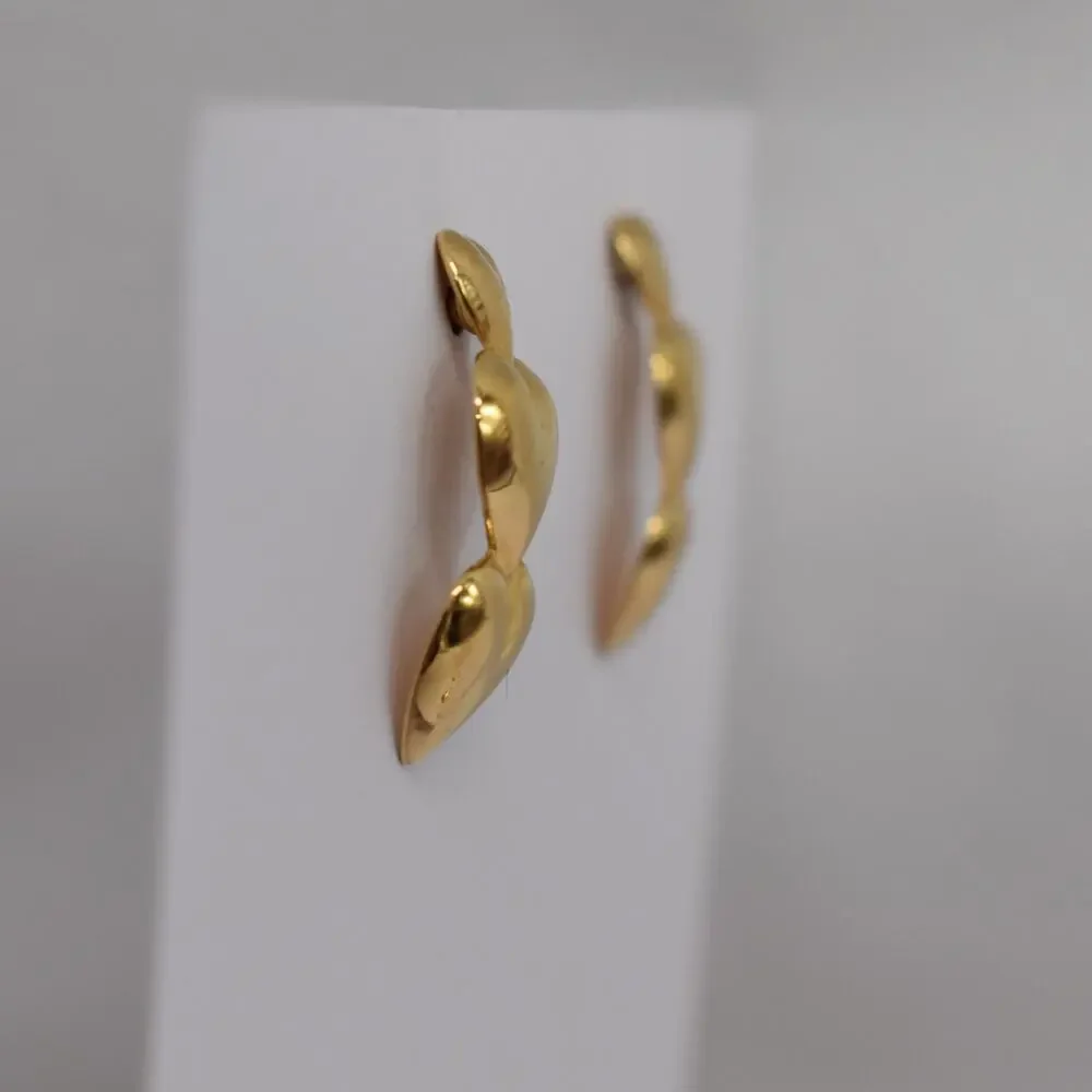Vintage Gold Tone Heart Stud Earrings Coquette Romantic Cottagecore 2 Pairs